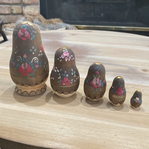 Vintage Russian nesting dolls, set of five - Picture 5 of 11
